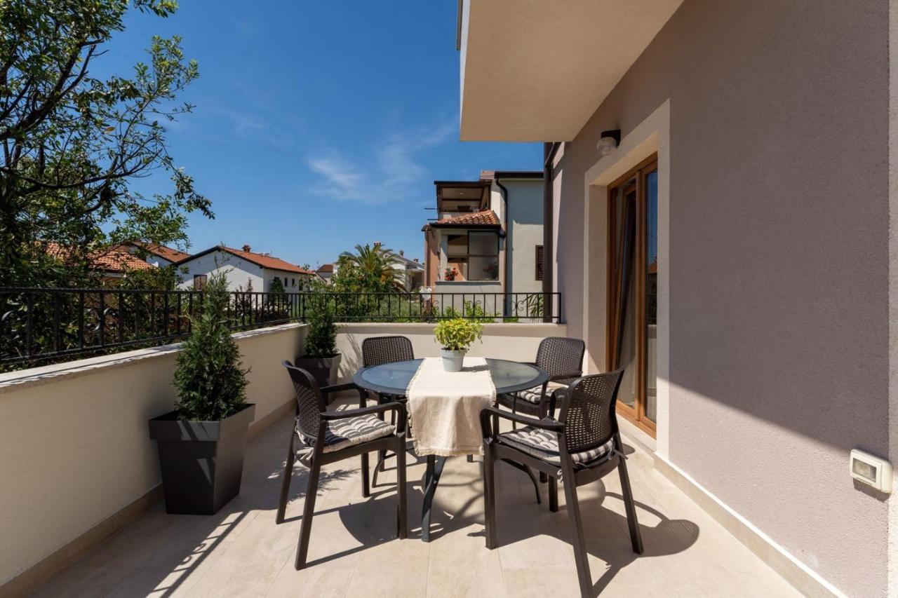 Apartments Alloro By Seeadria Agency Новиград Экстерьер фото